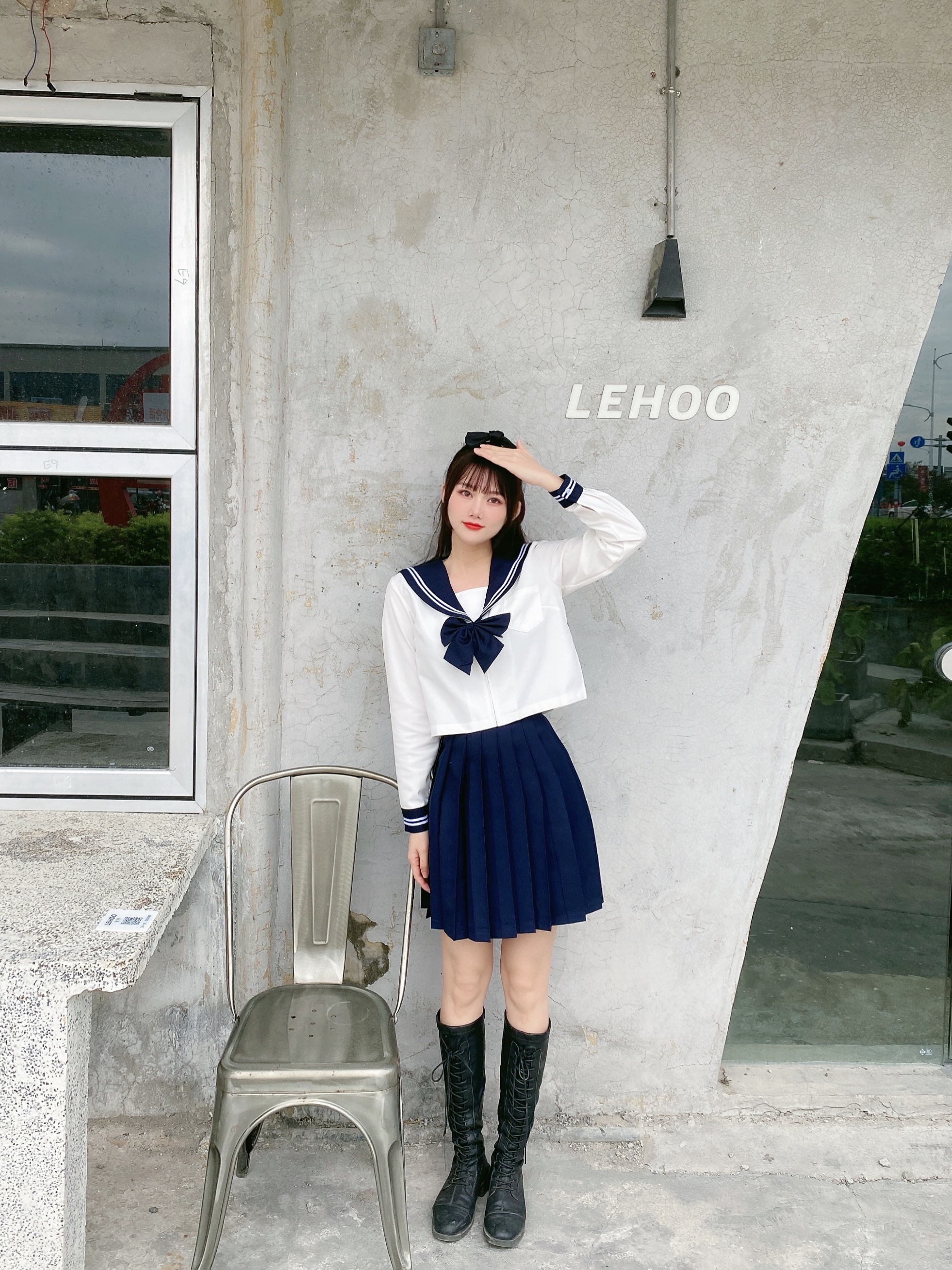 コスプレホリック セーラー服 コスプレ 可愛い 大きいサイズ 前開き ファスナー 3 800 紺 白にリボンが印象的な セーラー服です 上品なスカート丈で着こなせばお嬢様風に モデルさん情報 名前 橙子 身長 162 体重 49kg コスプレホリック