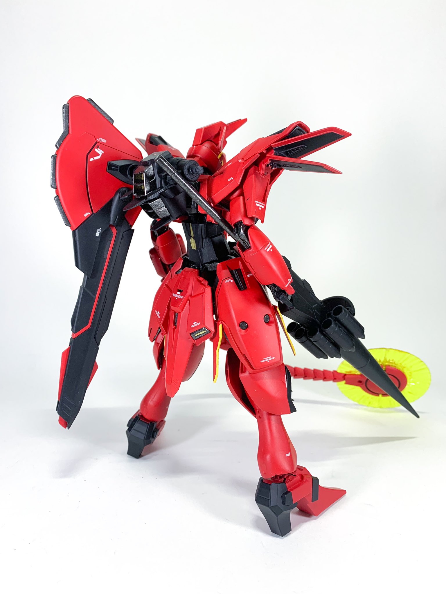 Kazuki 今年1体目のガンプラ完成しました ギリ専用 ビギナ ギナii 木星決戦仕様 ビギナ ギナiiを自分好みに色々パーツを混ぜたミキシング改造です まぁギナiiの原型ほとんど残ってないけど色で分かったら良いんです 適当 ガンプラ T Co