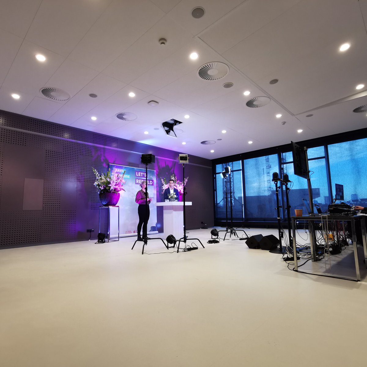 Corné Hoogendoorn: 1 van de meest belangrijke handvatten: AUTOMATISEER je marketing. Zorg dat je op elk moment, na elke persconferentie, zowel op het gaspedaal kunt trappen als op de rem. Wees en blijf zichtbaar, welke kant het ook op gaat. #travelcongress