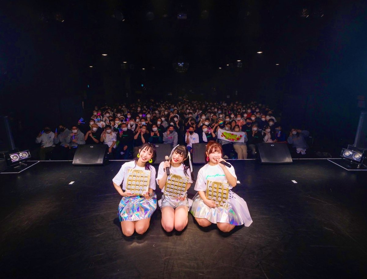 flowflow_runa's tweet photo. FlowFlow ラストワンマンライブ
「あの日見てた煌めくこの場所で」
最高の時間を、一緒に過ごしてくれてありがとう！！

今までで1番キラキラで幸せで最高の景色でした！一生忘れられない宝物です✨

出会ってくれて、最高に幸せなアイドルにしてくれて、ありがとう。
みんなのことが大大大好きだよ！ https://t.co/xkhzEDwYrh