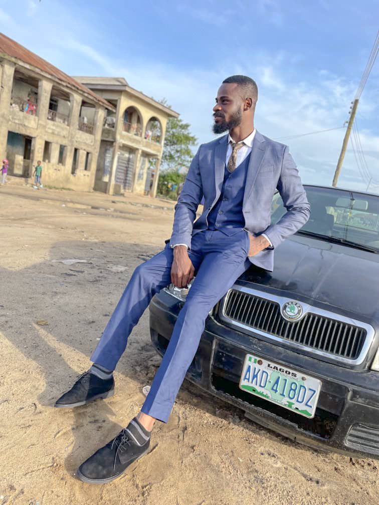 Houseoftuyi's tweet photo. @Tunde_OD one of the brilliant minds on our complete suit set. 
•
Full suit- @Houseoftuyi 
•
Price- N45,000
•
Dm to place your orders! https://t.co/vU4v9oxLPk
