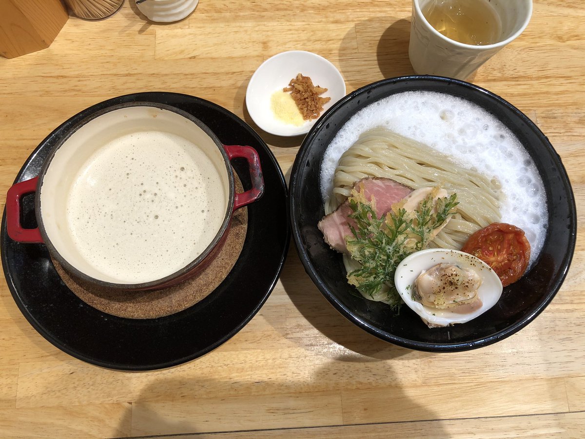 tabippo_nago's tweet photo. 「東海地方のおいしいラーメン屋さん」〜第５弾〜

📍麺家獅子丸
・名古屋駅から徒歩5分

食べログラーメン百名店であり超人気店。こだわりのある食感のよい麺と鶏白湯、煮干し醤油など香り豊かなスープが感動の美味しさ✨女性1人でも立ち寄りやすいお店です🙆‍♀️

#TABIPPO学生支部
#東海地方最高だらぁ https://t.co/b8ihSlCJtT