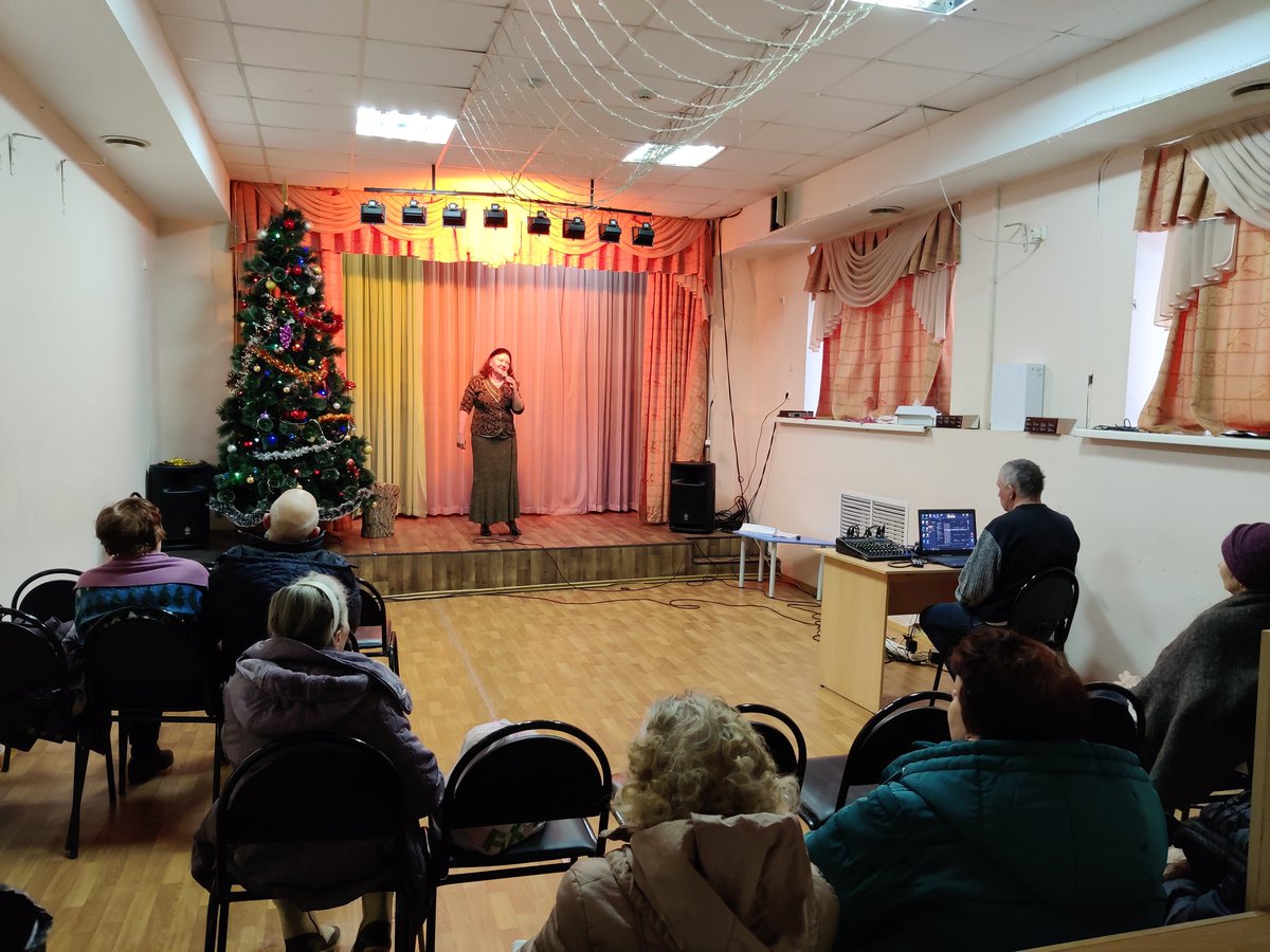 В РЦ "Самарский" состоялся концерт группы "Аура"