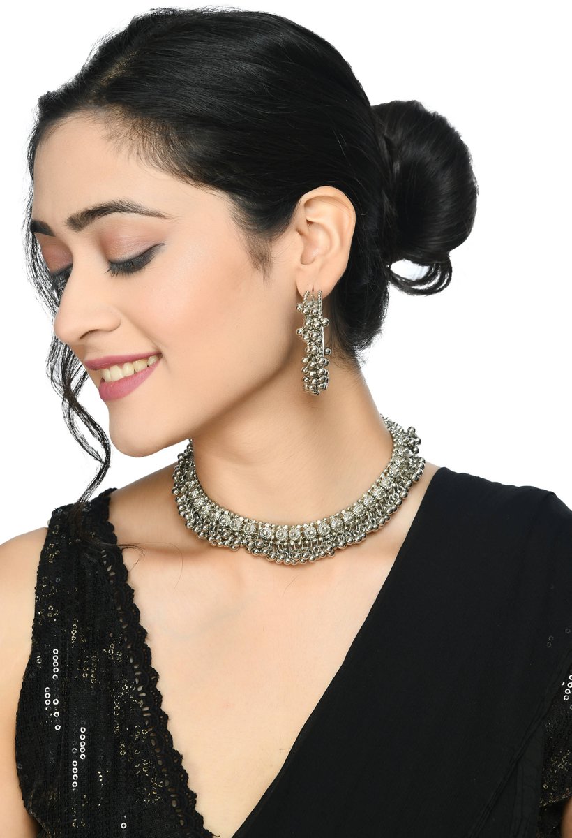 TrendiaGlobal's tweet photo. We can call it "Jhumka Bareiley Wala". 
The silver boho necklace with the earrings is a perfect addition to your jewellery closet. 
Here are some ways to pair it. 
1. Style it with a white embroidered kurta. 
2. Style it with your Indo-wester outfits. https://t.co/hBjRLEDCuf