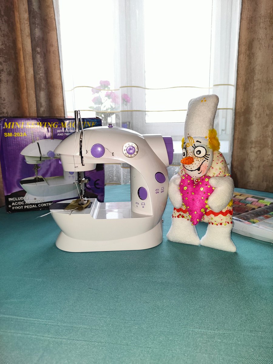 vikiri78's tweet photo. Швейная машинка SM-202A от магазина Aniya life Store.

Видео https://t.co/OZ4l3RgMAY

В комплекте инструкция, блок питания и педаль. Есть подсветка.
Отличный вариант, чтобы попробовать шить и понять, нужно ли переходить на более профессиональные ��одели.

https://t.co/nYoTHa2i7S https://t.co/kB5Ujb2mjZ