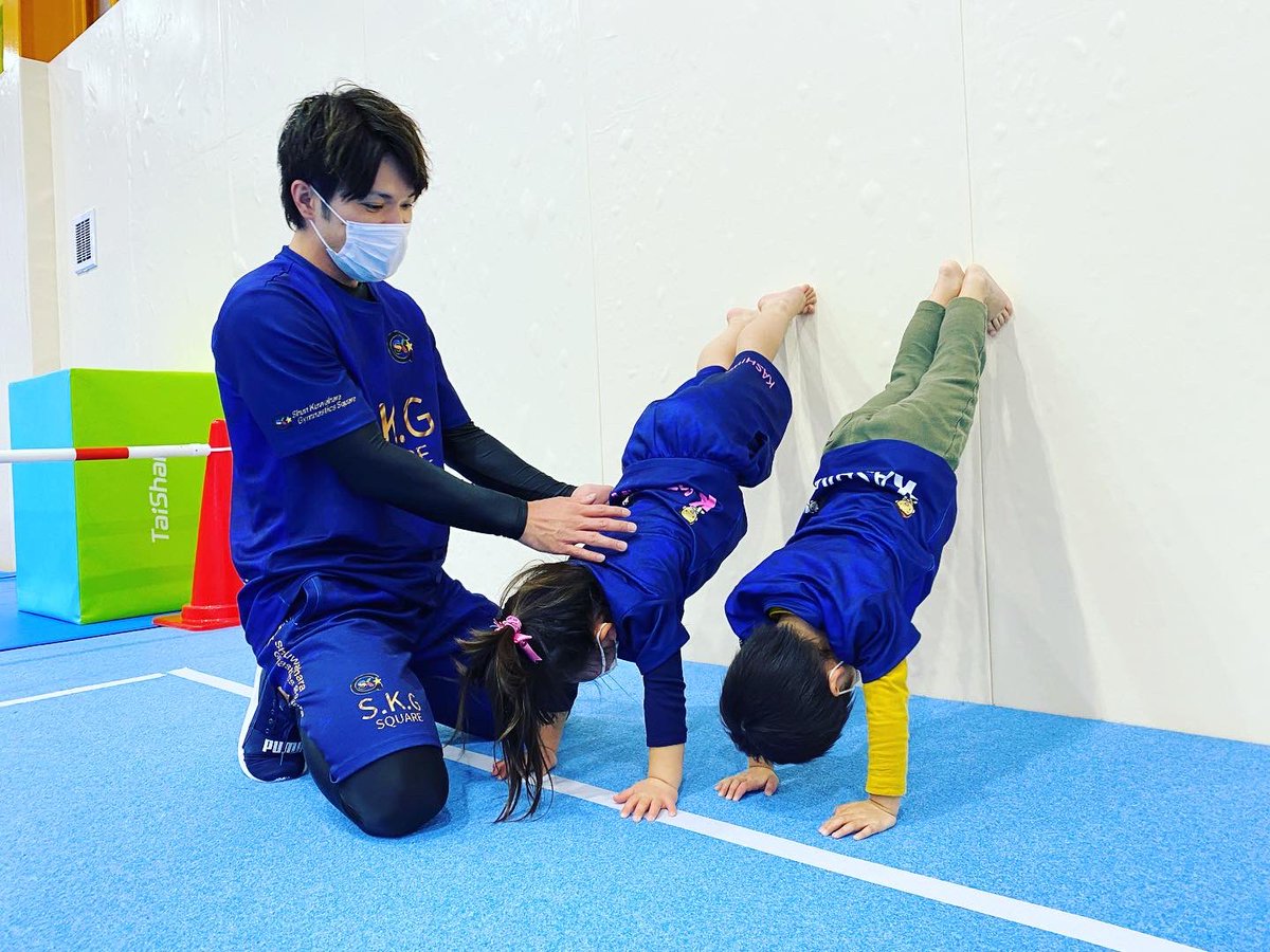 SKGsquare's tweet photo. 火曜日のレッスン風景💪🏻
先週は出来なかったことも今週には出来た❗️
一人一人に合わせて丁寧に指導するからSKGには出来たがいっぱい😆
今日もたくさんの出来た❗️がありました☺️

#SKGスクエア #体操クラブ #体操教室 #柏 #柏たなか #柏の葉キャンパス #地域最大級 #跳び箱 #SKGには出来たがいっぱい https://t.co/WNZMXu6wV9