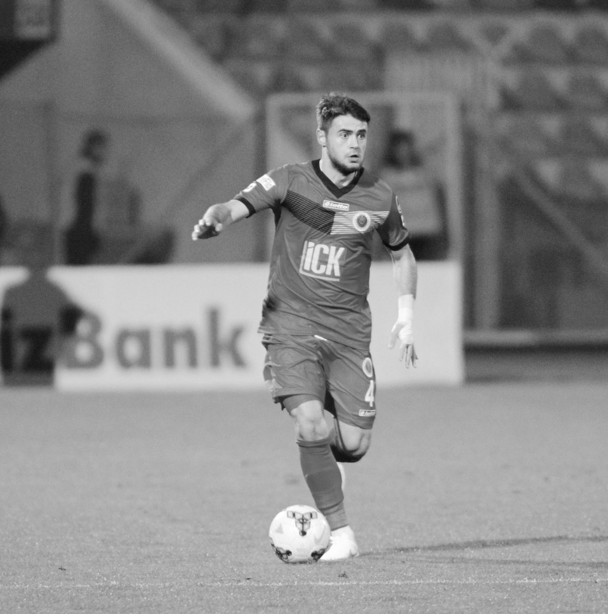skworldfootball's tweet photo. 27-year Turkey international Ahmet Yฤฑlmaz Calik has died in a car crash.
Reports suggest Ahmet was on his way to finalize the details for his wedding.
Our thoughts go out to his family and friends ๐
#ahmetcalฤฑk #Ahmet #Turkey #Calik https://t.co/B0HVsFkqBr