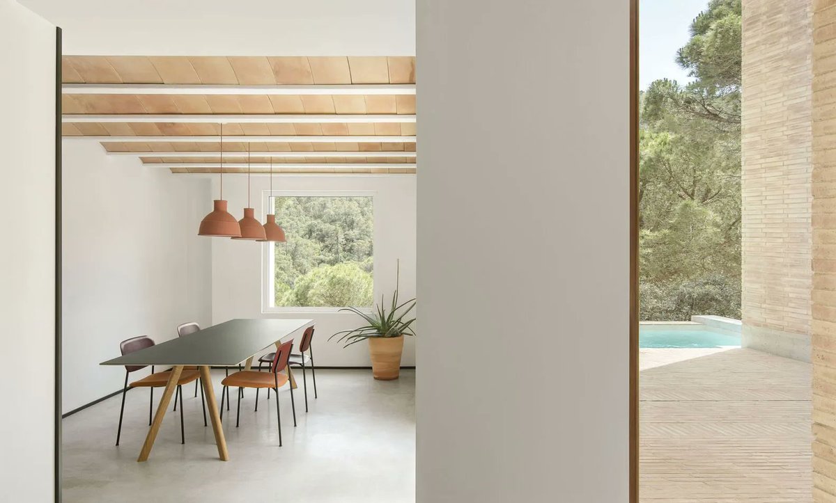 retokommerling's tweet photo. #ComoEnCasaEnNingunSitio _
Casa Patio diseñada por studioNOLET.
Fotografías: Del Rio Bani a través de @parq 
#Arquitectura #Architecture https://t.co/wAplL5a7io