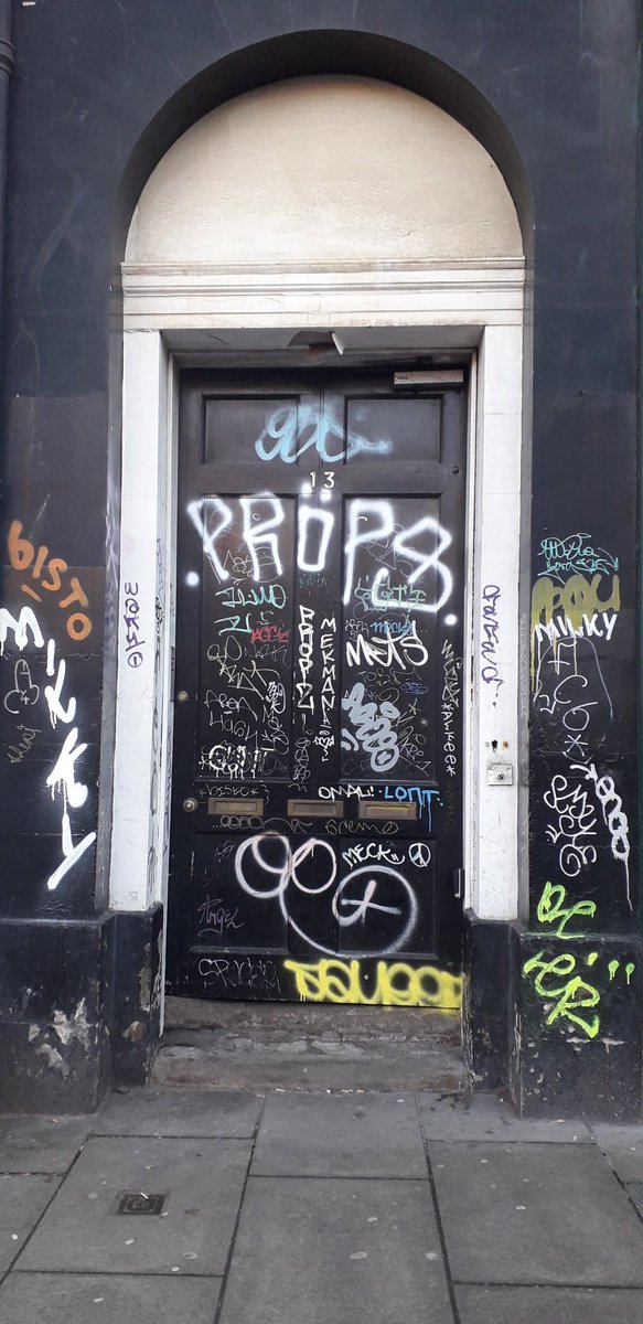 aljaroo1874's tweet photo. #graffiti in #doorways on #ElmRow #LeithWalk #Edinburgh
#graffart https://t.co/4gDrGMa9zW