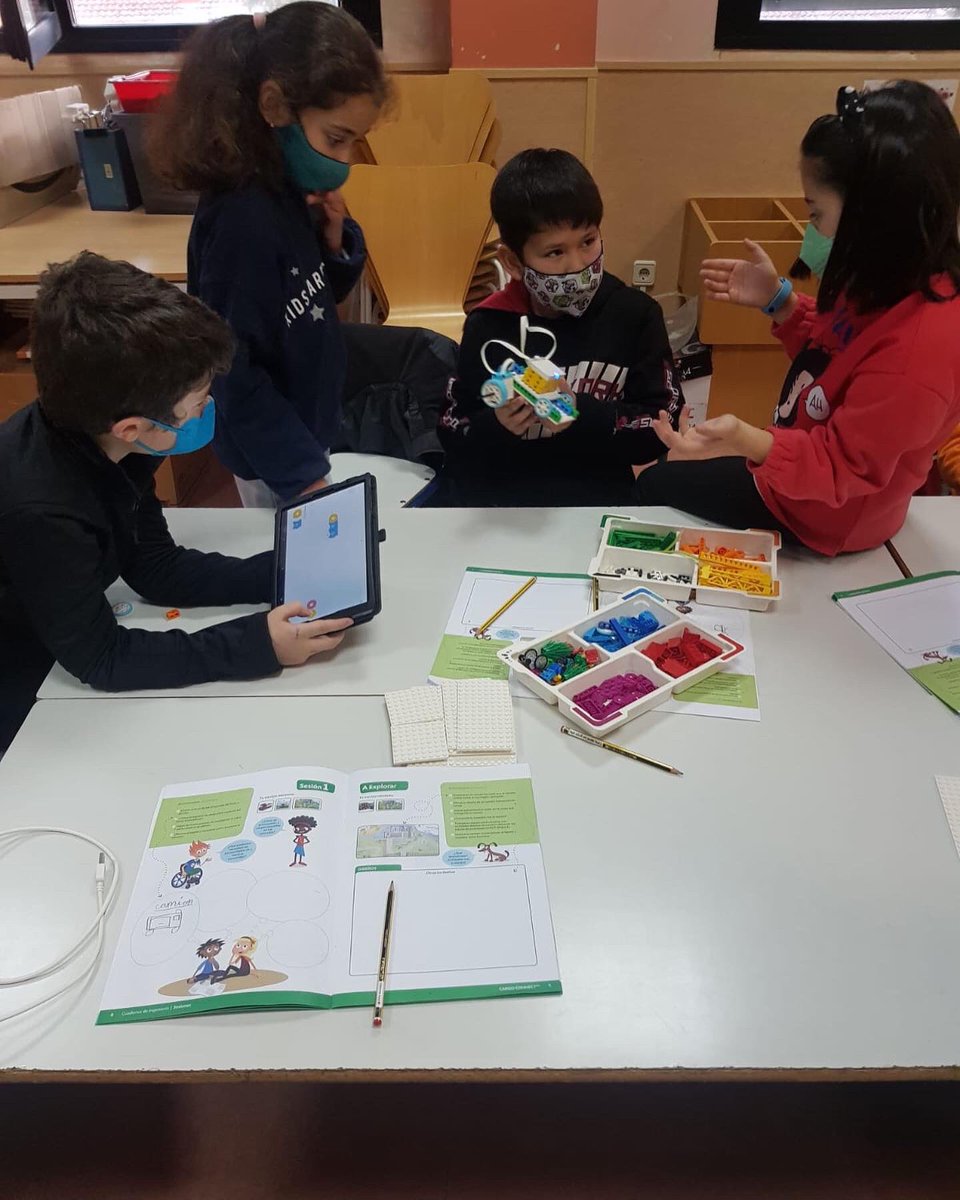 Ya estamos preparándonos para la <a href="/firstlegoleague/">FIRST LEGO League</a>. Estamos trabajando duro!!!