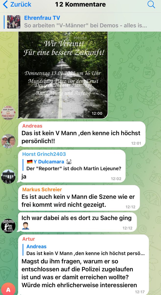 Andy_LcL's tweet photo. #EhrenfrauTv da schneidet einer ein Video, stellt die Behauptung auf er sei ein V Mann und #JuniM glaubt es natürlich ohne zu hinterfragen. Und natürlich kennt nur sie die wirkliche Wahrheit 😂😂 meine fresse Juni wie kann man nur so Dumm sein! https://t.co/h9drbY3PI6