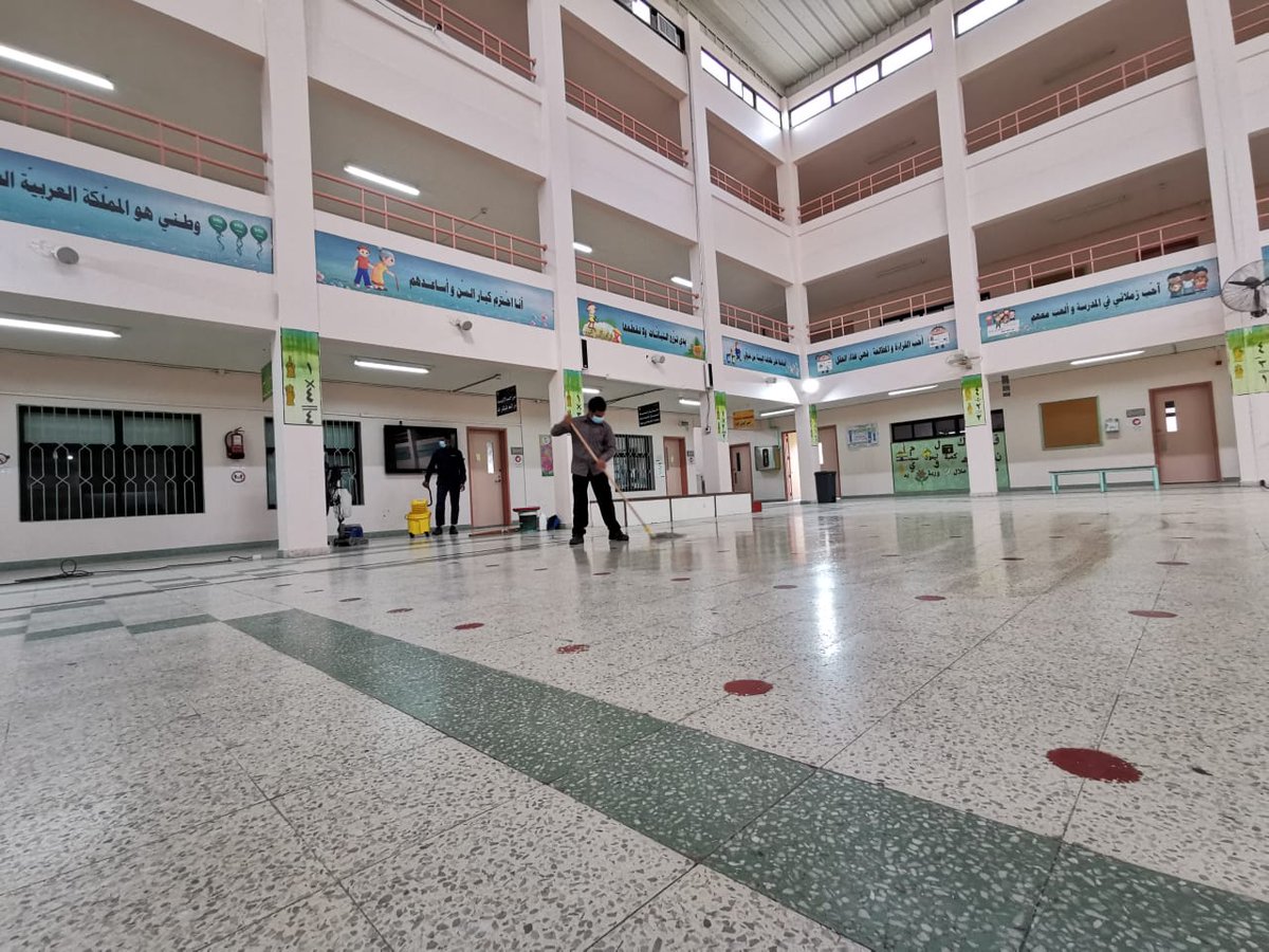 جانب من عمليات الاستعداد والتهيئة التي تتم داخل المدارس #بتعليم_الشرقية لاستقبال طلاب وطالبات المرحلتين الابتدائية، ورياض الأطفال.  
<a href="/moe_gov_sa/">وزارة التعليم</a>