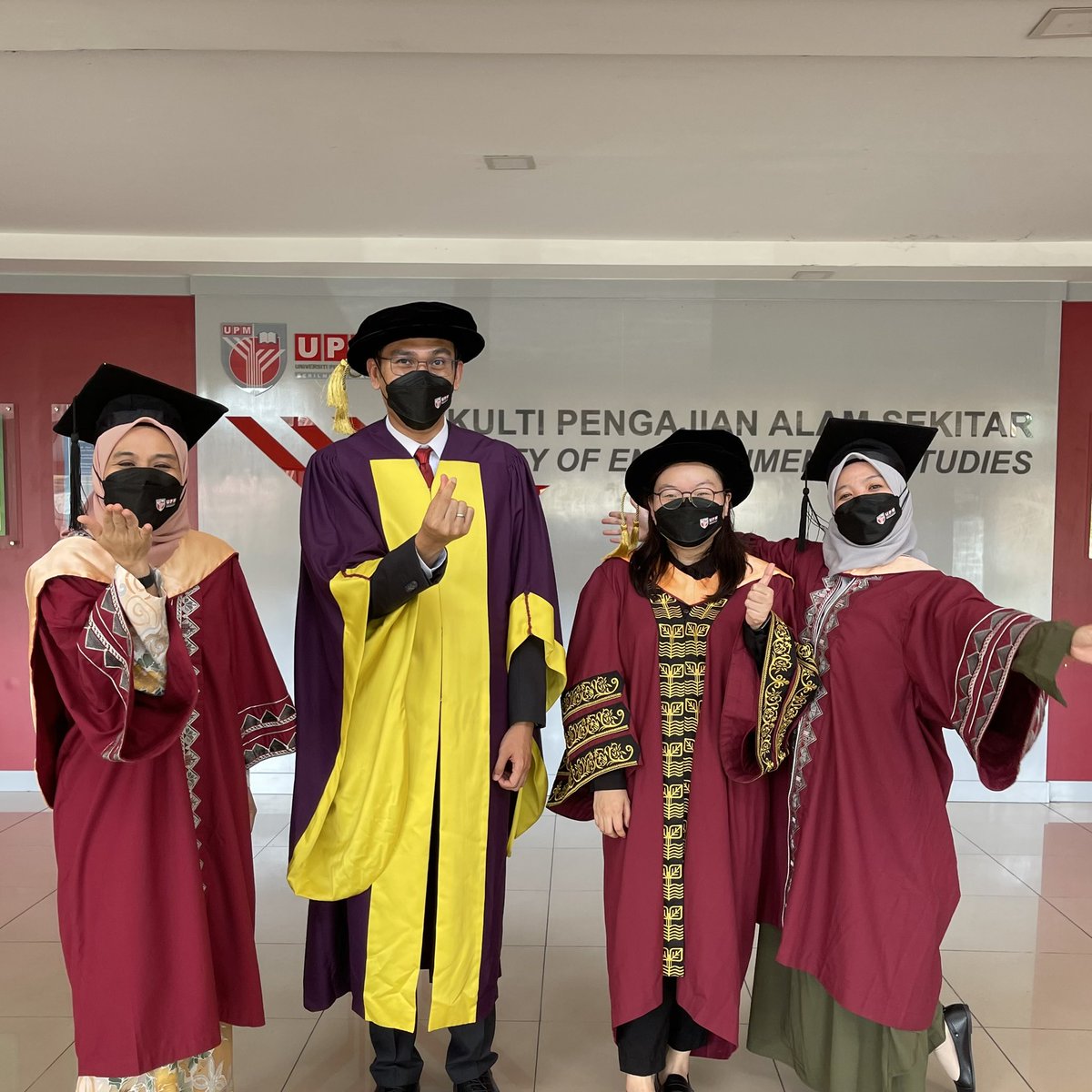 ZaharinAris's tweet photo. Congratulations to my students 🎓 Dr @weeszeyee , Mrs @iamdianisidi and Ms Afidah who received their scrolls at @uputramalaysia 44th convocation. They got mug printed with their 1st paper published &amp; a lego minifigure to mark their successful journey at our lab  🎉🎊 #Gradschool https://t.co/5A8zRkaz49