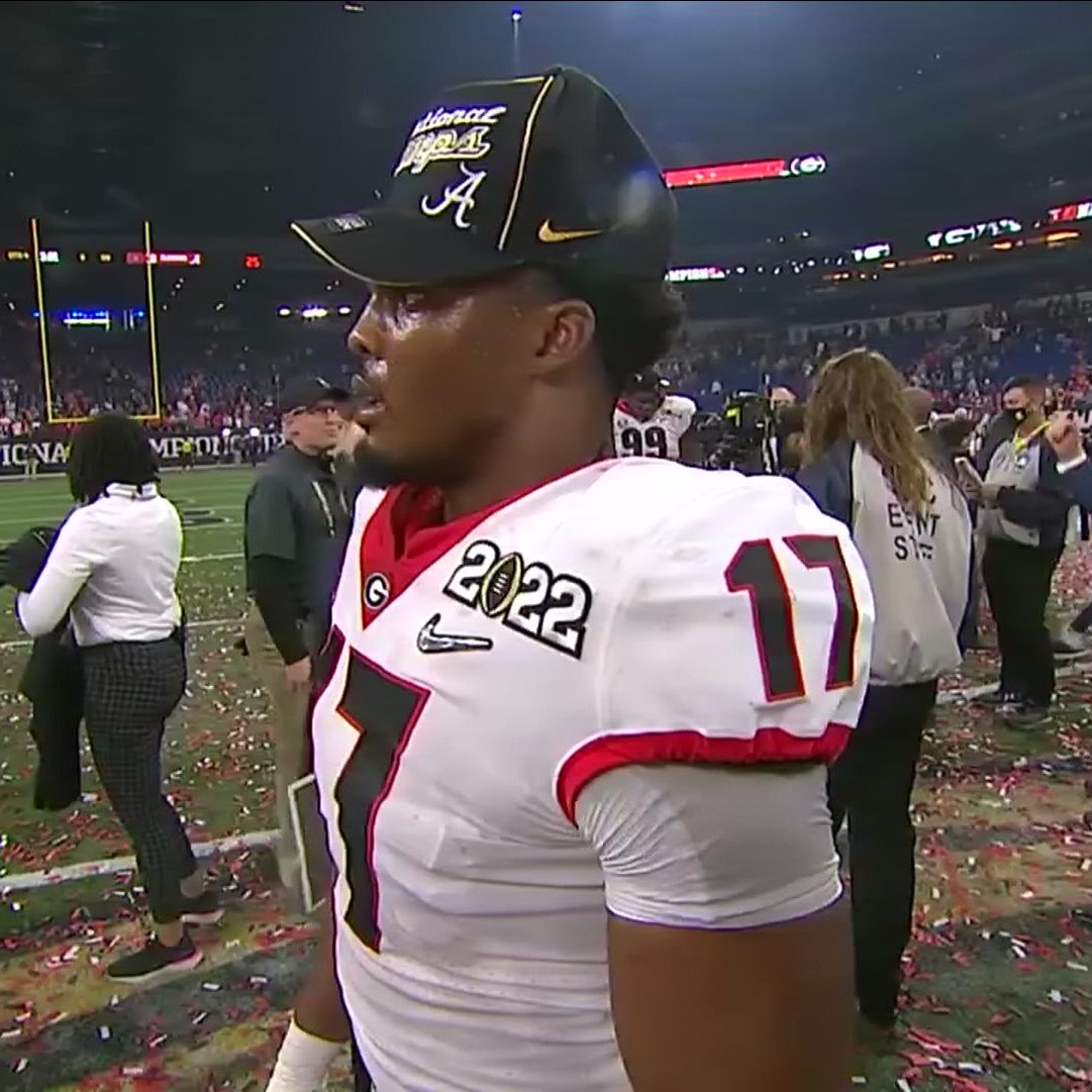 😱😰😳😬🙃🤬 Could've been anyone: decorator put one hat in wrong box, blank item puller, bitter #BamaNation fan...🤷‍♂️#ThePowerOfProduct #merch #wrongbox #shithappens #GeorgiavsBama