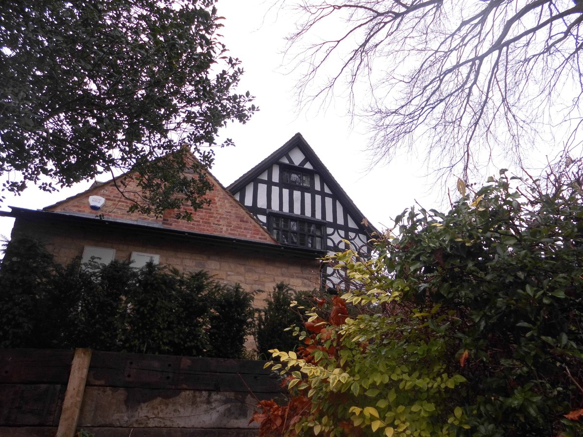 VioletClassCKIS's tweet photo. We enjoyed our walk around Charlton Kings today - no rain!  We looked at the features of the area - some we had seen before and some we hadn't.  We are very lucky to live here. https://t.co/5bt9Fxllnl