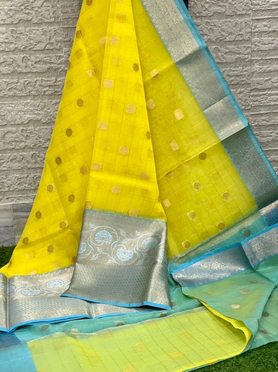 kavya_stylein's tweet image. Banarasi Soft Semi Organza Saree with contrast border, pallu and blouse 
*Price - 1400+free shipping*
Dispatch 2-3 days after payment
#2ktrends