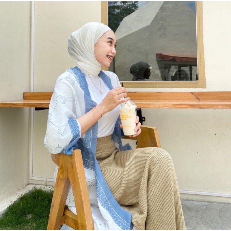 Nuyjane18's tweet photo. Outer bisa dipake buat hijab check 👇
Motifnya cakep cakep banget harga juga terjangkau lah yaa
https://t.co/QTClfSZTQP

#outfit #outfitoftheday #Shopee #ShopeeID https://t.co/L1eCUF1J3x