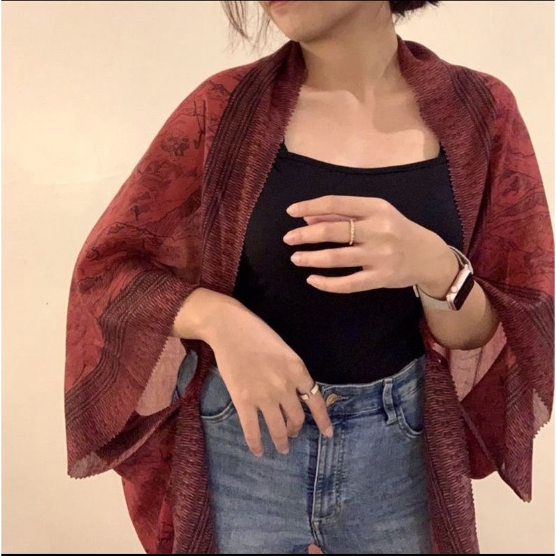 Nuyjane18's tweet photo. Outer bisa dipake buat hijab check 👇
Motifnya cakep cakep banget harga juga terjangkau lah yaa
https://t.co/QTClfSZTQP

#outfit #outfitoftheday #Shopee #ShopeeID https://t.co/L1eCUF1J3x