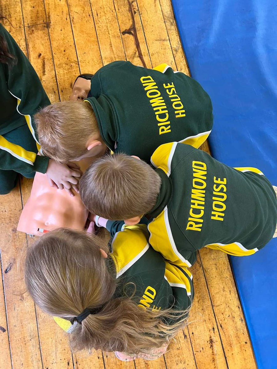 We are receiving a warm welcome from the children and staff @RHSchoolLeeds teaching all the kids life saving skills and CPR! They are incredible! ❤️👏