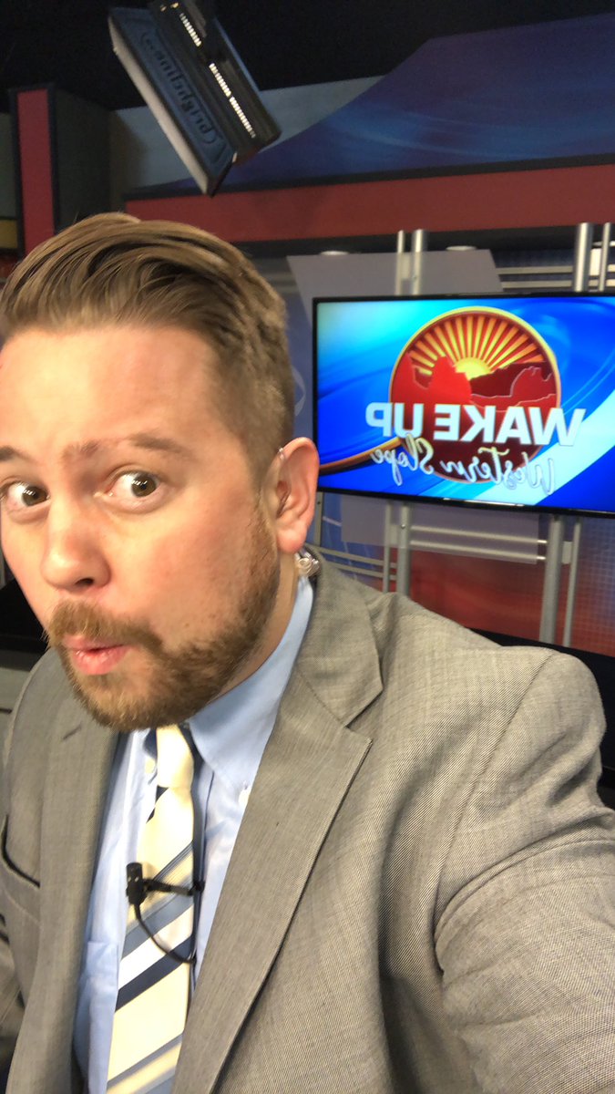 ethan_noah's tweet image. There isn’t enough make up in the world to hide my sadness that Bama lost the Natty last night. #amnewsers #anchorproblems