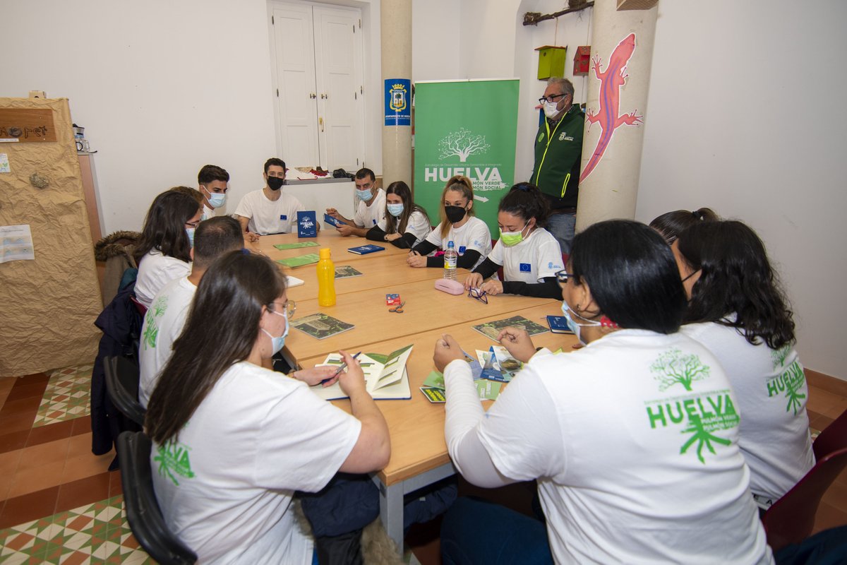 📣Hasta el 19 de enero 🗓️está abierto el plazo de inscripción para la segunda edición del curso de ‘Monitor de actividades en el tiempo libre infantil y juvenil’ que cuenta con prácticas en el Aula de la Naturaleza 🌳del Parque Moret. Formación de calidad. bit.ly/3teVDGu