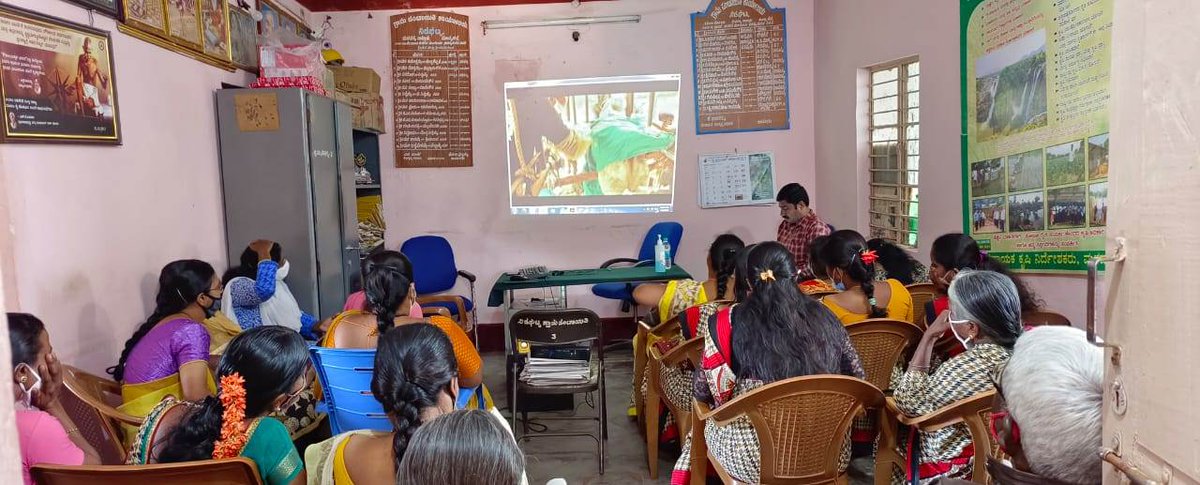ZP_Mandya's tweet photo. ಮಂಡ್ಯ ಜಿ. ಮಳವಳ್ಳಿ ತಾ|| ನಿಡಘಟ್ಟ ಗ್ರಾ.ಪಂ.ಯಲ್ಲಿ SBM(G) ಯೋಜನೆಯಡಿ SLWM, ODF+ ಗ್ರಾಮಗಳ ಘೋಷಣೆ ಕುರಿತು ಗ್ರಾ.ಪಂ.ಯ ಅಧ್ಯಕ್ಷರು, ಸದಸ್ಯರು, ಆಶಾ/ಅಂಗನವಾಡಿ ಕಾರ್ಯಕರ್ತೆಯರು, SHG's ಮಹಿಳೆಯರಿಗೆ ತರಬೇತಿ ಕಾರ್ಯಗಾರ ಆಯೋಜಿಸಿ ಮಾಹಿತಿ ನೀಡಲಾಯಿತು.
#RDWSD #ZPMandya #Sbmg #ODF+ #SWM #Smj https://t.co/gQVDRUOevV