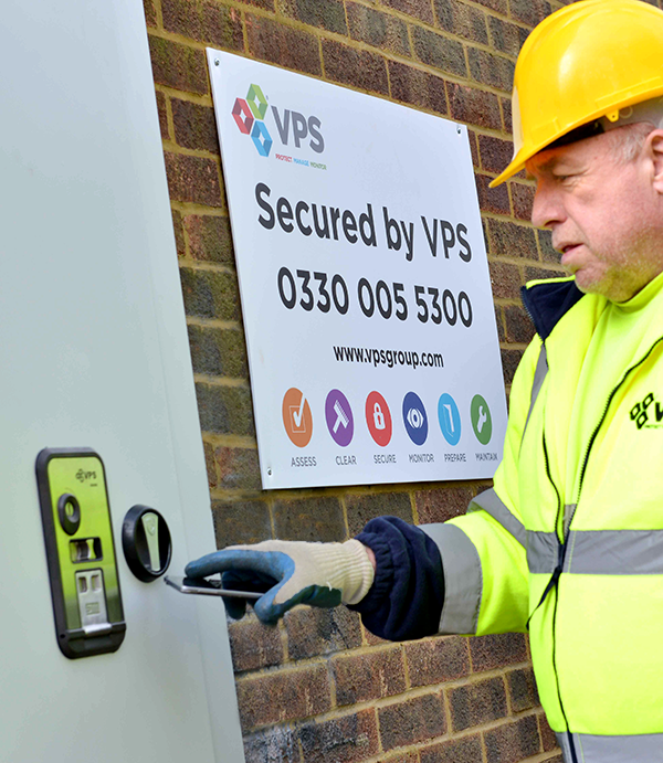 vacantproperty1's tweet image. 2022: #TrendsinSecurity 4 of 5 tweets
#RemoteAccess &amp;amp; #monitoring:
Covid-safe practices have led to greater use of remote access &amp;amp; control facilities. VPS' SmartDoors &amp;amp; Smart Lockboxes provide safe &amp;amp; secure access &amp;amp; keys to authorised personnel remotely, cutting down travel risks