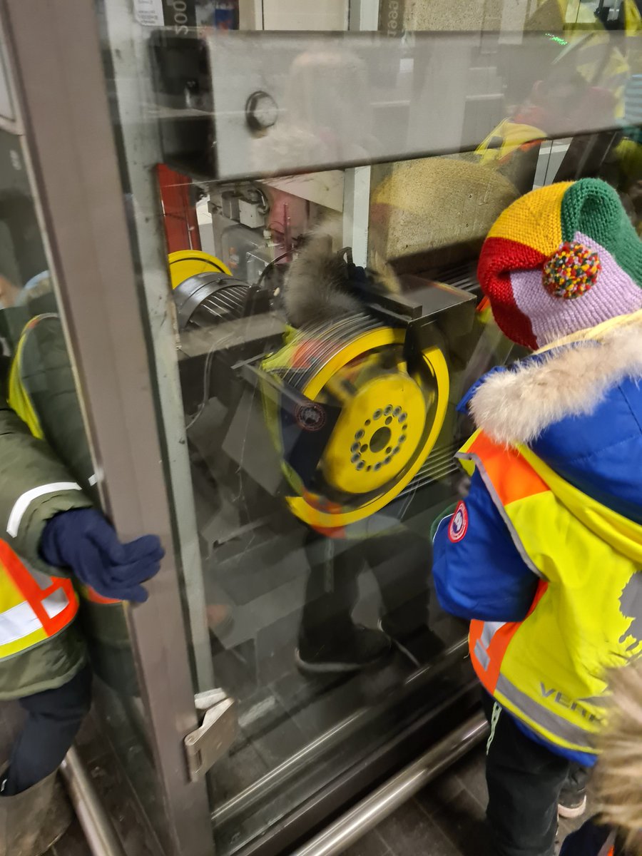 asheames tweet media