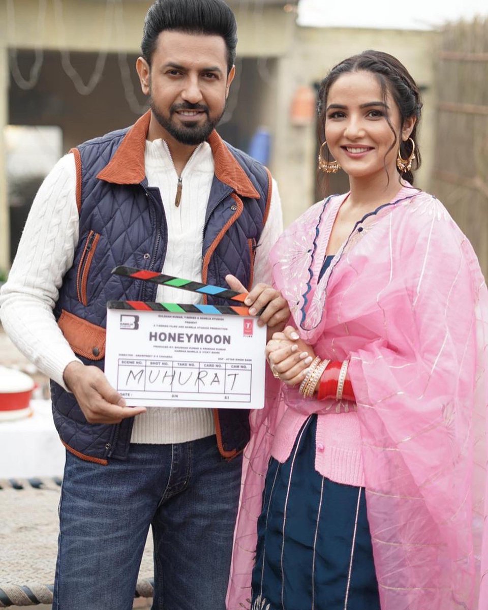 filmfare's tweet photo. #BhushanKumar and #HarmanBaweja announce their jointly produced Punjabi film #Honeymoon, starring #GippyGrewal and #JasminBhasin. It will be directed by Amarpreet G S Chhabra. The comedy-drama goes on floor today. https://t.co/r9hqovkCJr