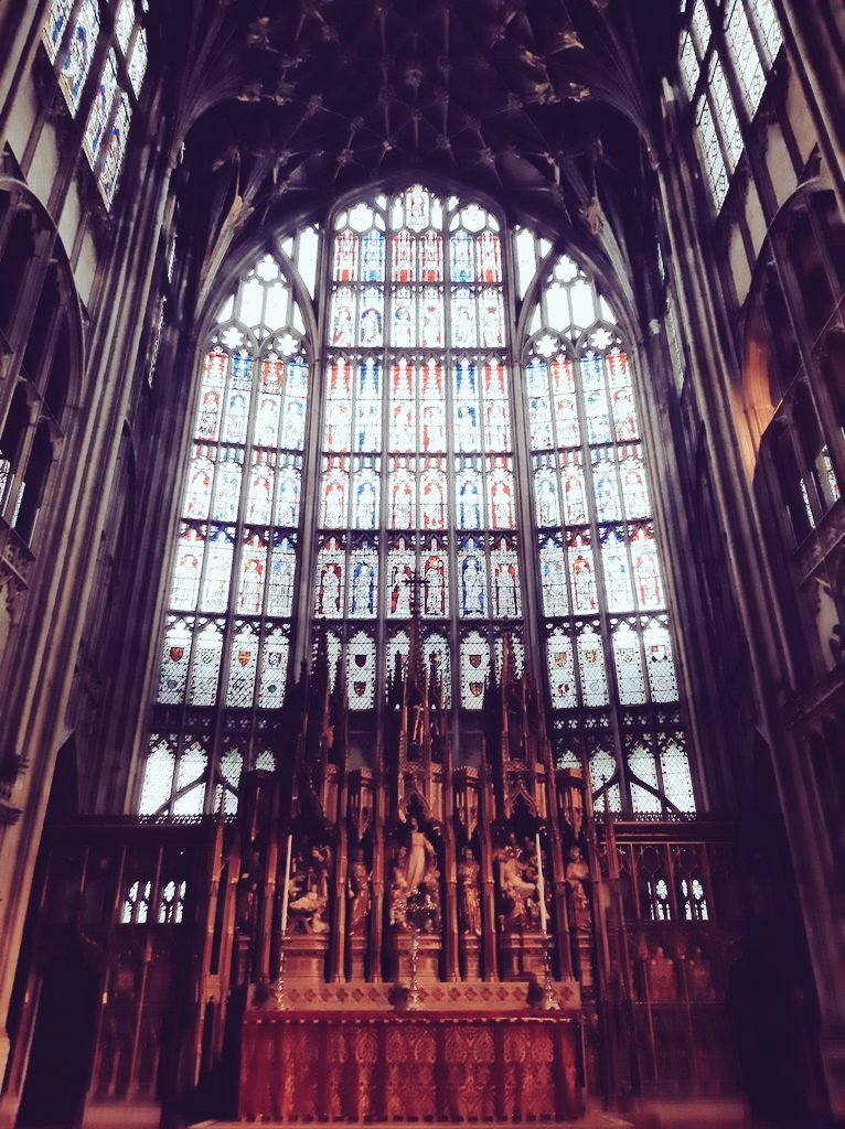 kwilsonlee's tweet photo. Such joy reading #HeritageTreasures and spotting well-beloved sites and many more I must visit! Here a few glimpses from trips last year: Northampton #EleanorCross; medieval town wall restored by @GreatYarmouthPT; Great East Window at @GlosCathedral; @THEhaddonhall. https://t.co/XxgP4qNt2P