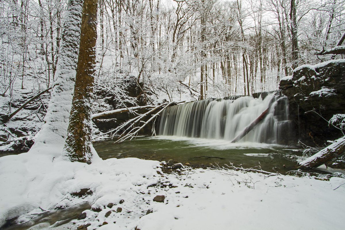 picshttp's tweet image. Winter Waterfall in the Finger Lakes, NY  

#Water #Snow #Plant #NaturalLandscape #NaturalEnvironment