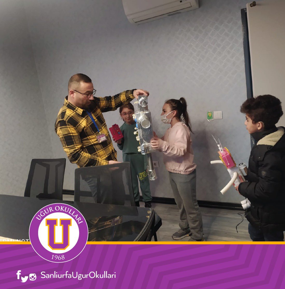 urfaugurokullar's tweet photo. Öğrencilerimizden "U Family Time etkinliği" ☺️ Evde de üretmeye devam eden, akademik başarıyla kendini sınırlı tutmayan öğrencilerimizle gurur duyuyoruz. 💐💐
#ugurokullari
#ufamilytime https://t.co/uz6kAx50ae