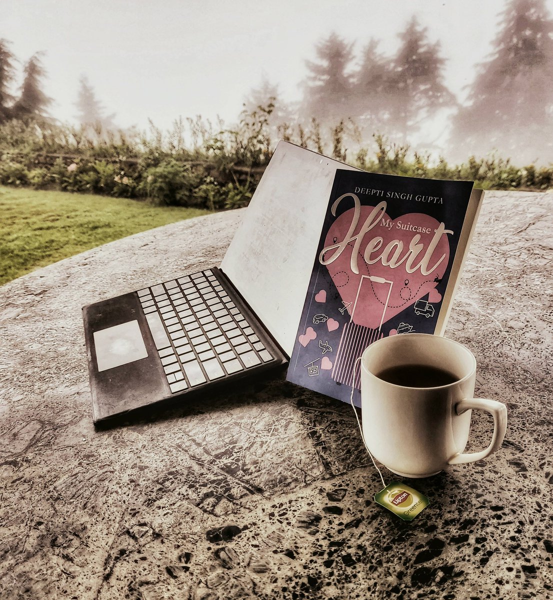AuthorDeepti's tweet photo. Shoo away the lockdown blues...immerse yourself in romance with #MySuitcaseHeart #LoveStory #novella #published #debut #romanticfiction #pandemicdiaries @Rupa_Books https://t.co/9KiPQ5HLyg