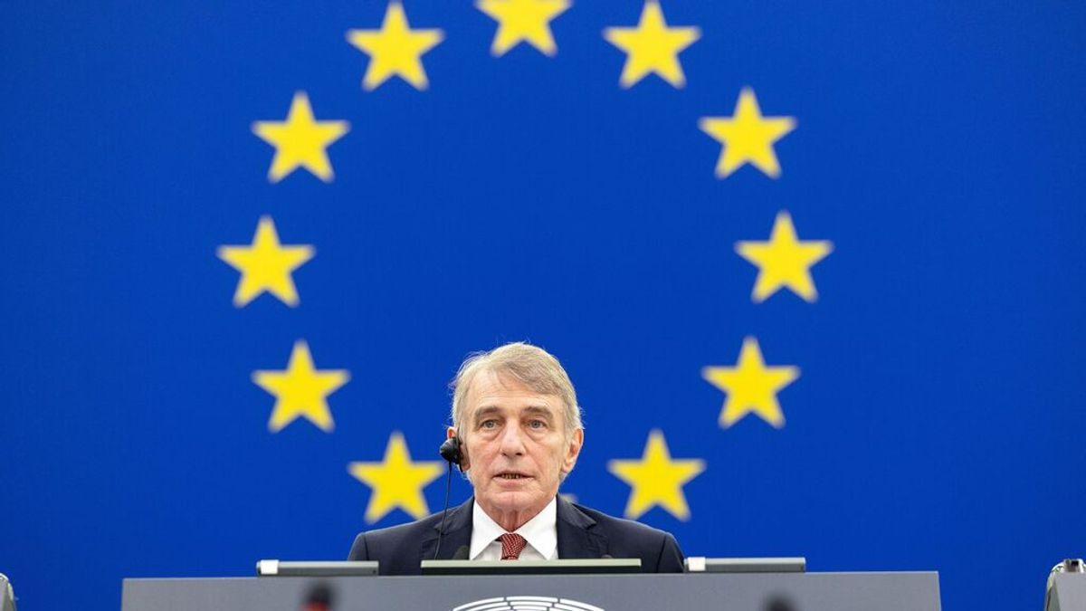thesfeed's tweet photo. European Parliament President David Sassoli has passed away at age 65.  Sassoli led the European Parliament, a EU body that approves/rejects legislation along with establishing budgets and supervises a combination of institutions. 

Thoughts and prayers to his family &amp; friends. https://t.co/jq0xWonuwb