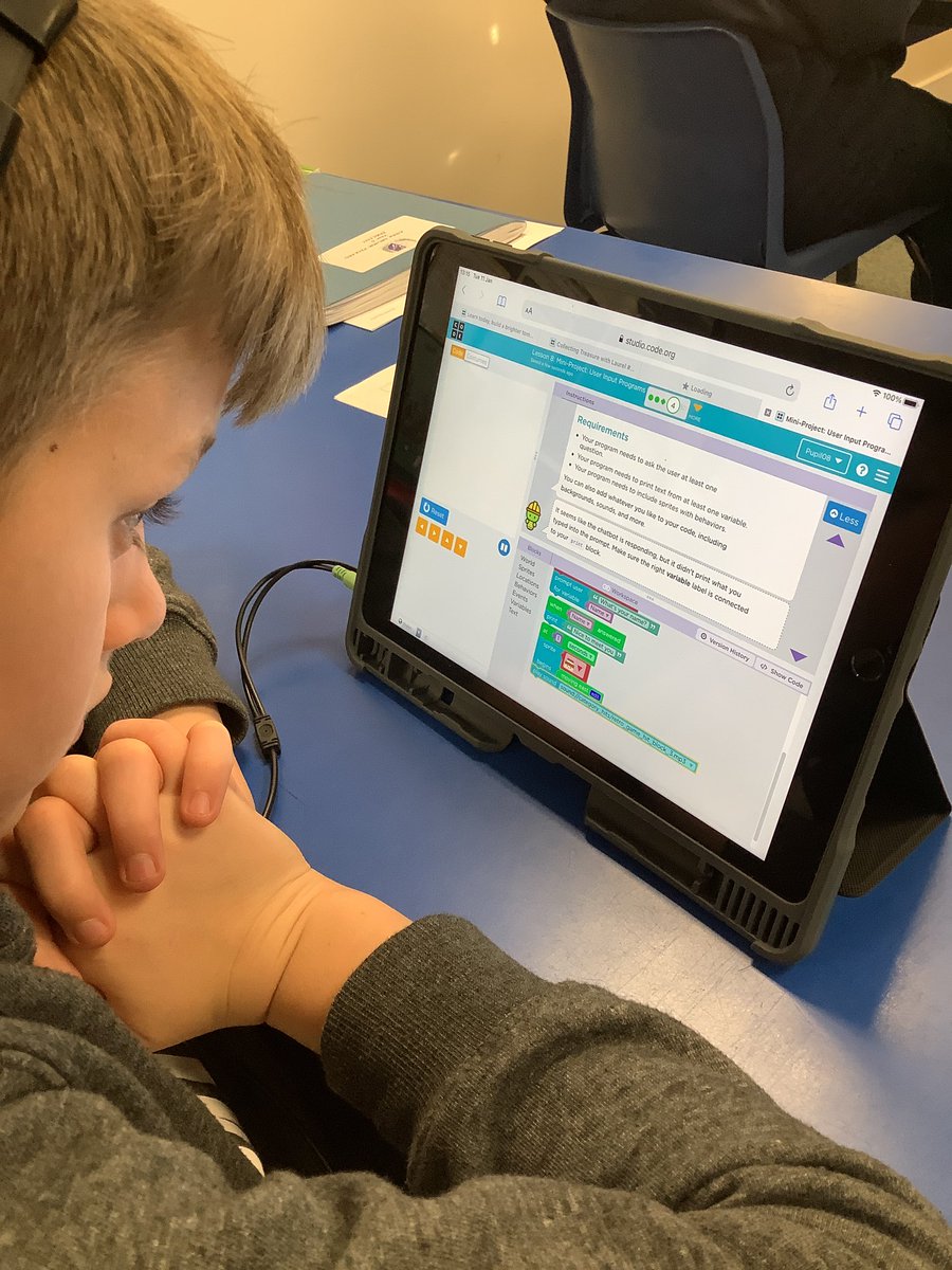 StAgnesY6's tweet image. Enjoying our coding session with code.org  #stagnescomputing