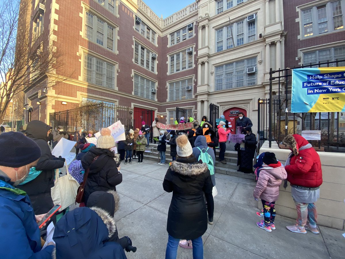 JBlascoNYC's tweet image. This morning I joined @STARAcademyPS63 @SchoolTns parents &amp;amp; students on behalf of @HarveyforNY to demand safe schools! 

We need a centralized remote schooling option, more PPE, weekly COVID19 testing! #SafeSchools
