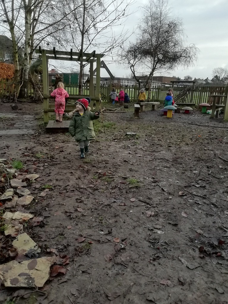 Little Acorns children have been making bird feeders in Forest School today.