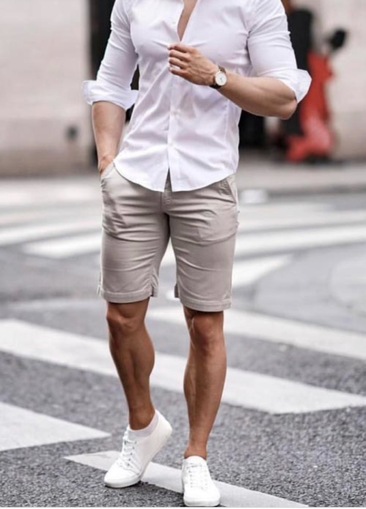 Классические мужские шорты. Летние мужские образы. Летний классический стиль мужской. Летний образ для парня. Мужская мода лето.