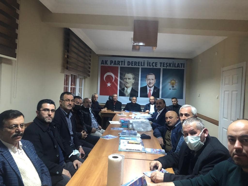 PartiDereli's tweet photo. İlçe Başkanımız Yusuf GELDİ  Başkanlığında, İl Koordinatörümüz Veysel ESEN ve Yönetim Kurulu Üyelerimizin katılımlarıyla haftalık olağan yönetim kurulu toplantımızı gerçekleştirdik. Toplantımızın hayırlara vesile olmasını temenni ederiz.
#inandığınyoldayürü
#durmakyokyoladevam https://t.co/lEaxyyJyCY