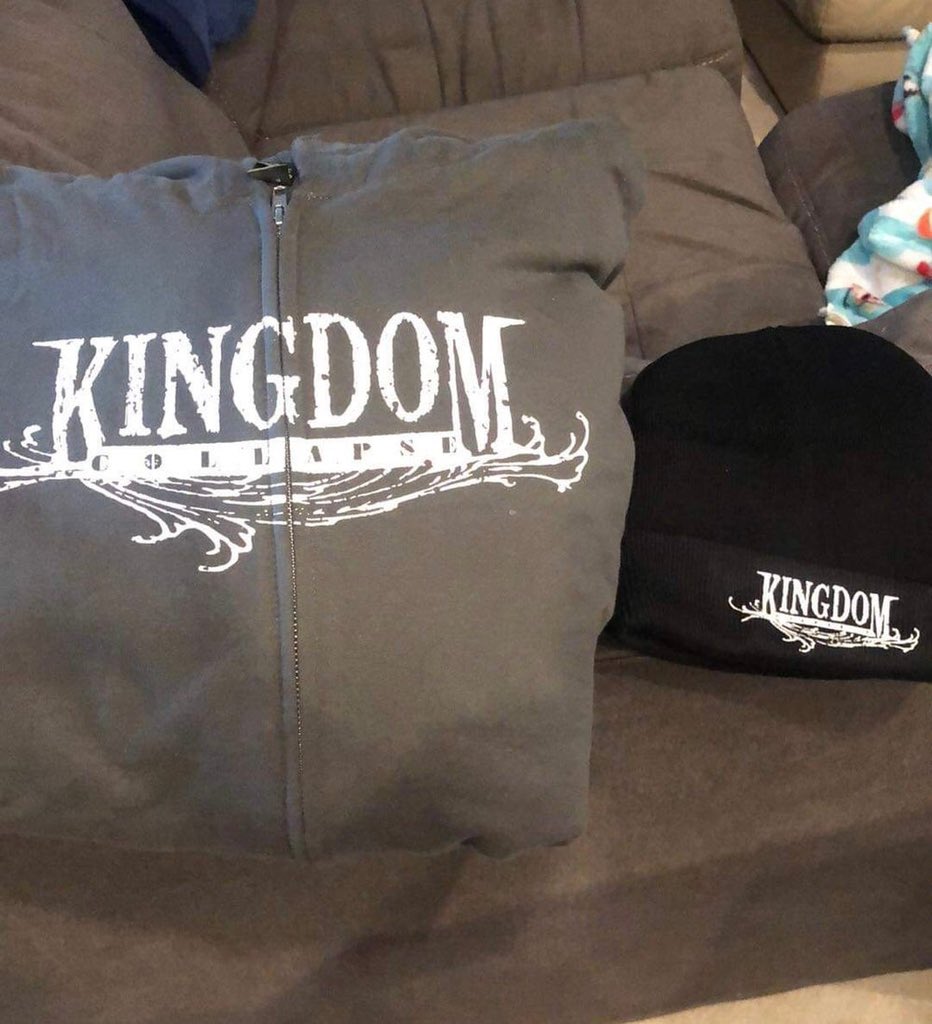 kingdomcollapse's tweet image. The official GREY zip-up hoodies are available now! 😎👌🏼

Get yours today at:
kingdomcollapse.bigcartel.com/product/kc-gra…