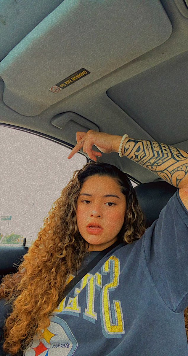 keeeanalei's tweet photo. just here to show my tattoo .. https://t.co/KvNONb6Xap