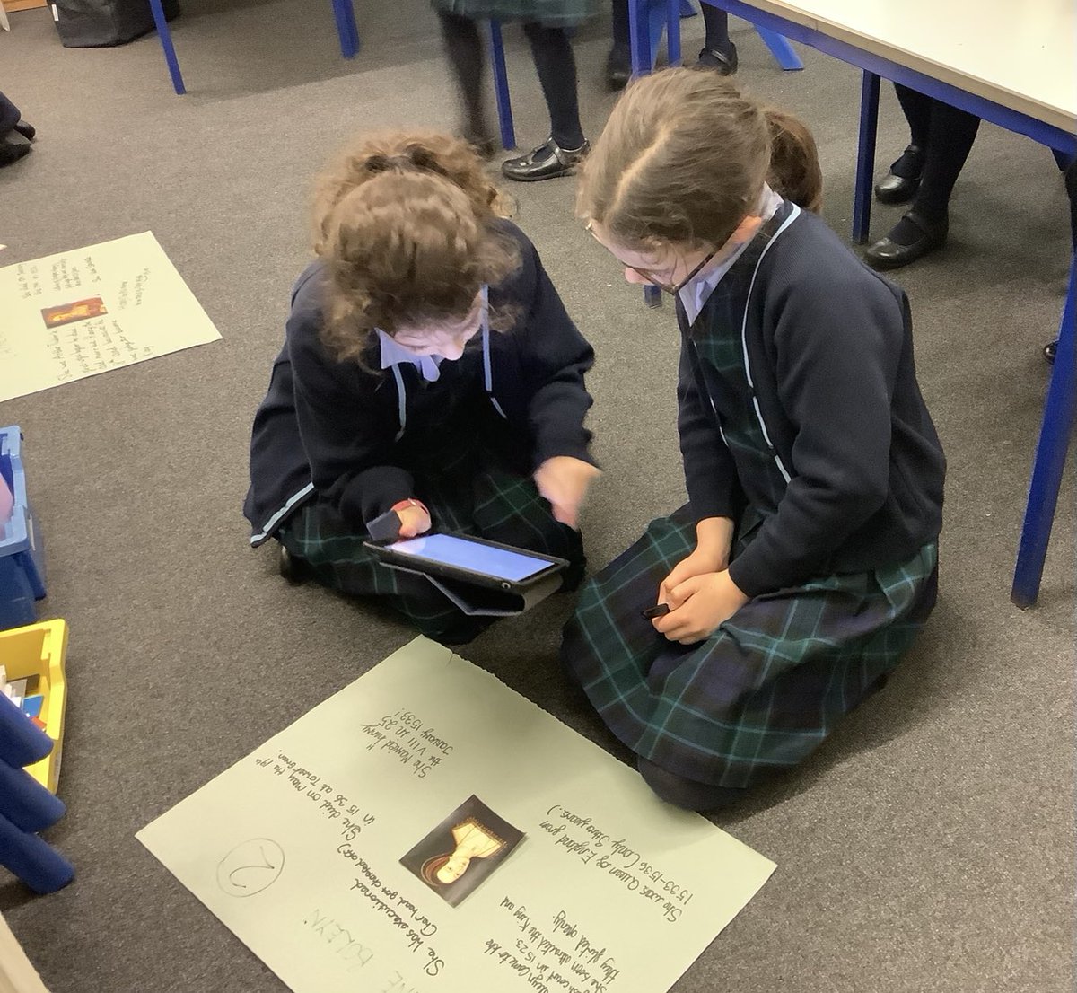 ManorHseSchool's tweet photo. Year 4 @ManorHseSchool enjoyed researching the many wives of HenryVIII in their Humanities lesson. #ALoveOfLearning https://t.co/EqRbkrriiV