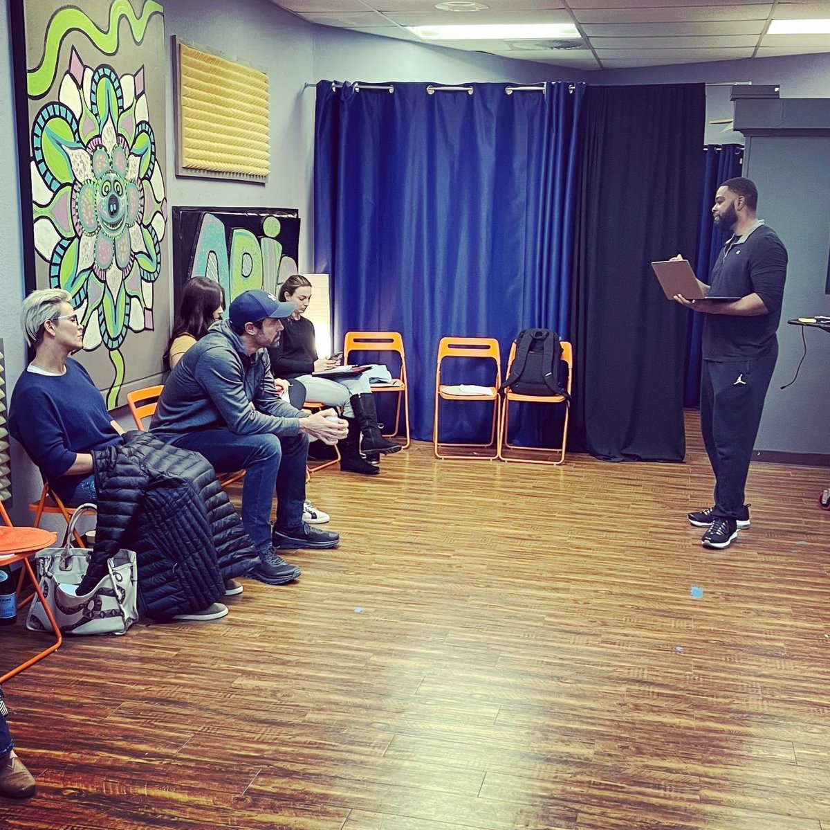 drewshef23's tweet photo. The more I try to live my life from a point of giving, the more the universe keeps giving back. I've been blessed to do some cool things in this business🎬🎥 in a short time, but the opportunity to share my experiences with others is the coolest.
#fortworthactorsstudio #teacher https://t.co/T6VBhch4Xq