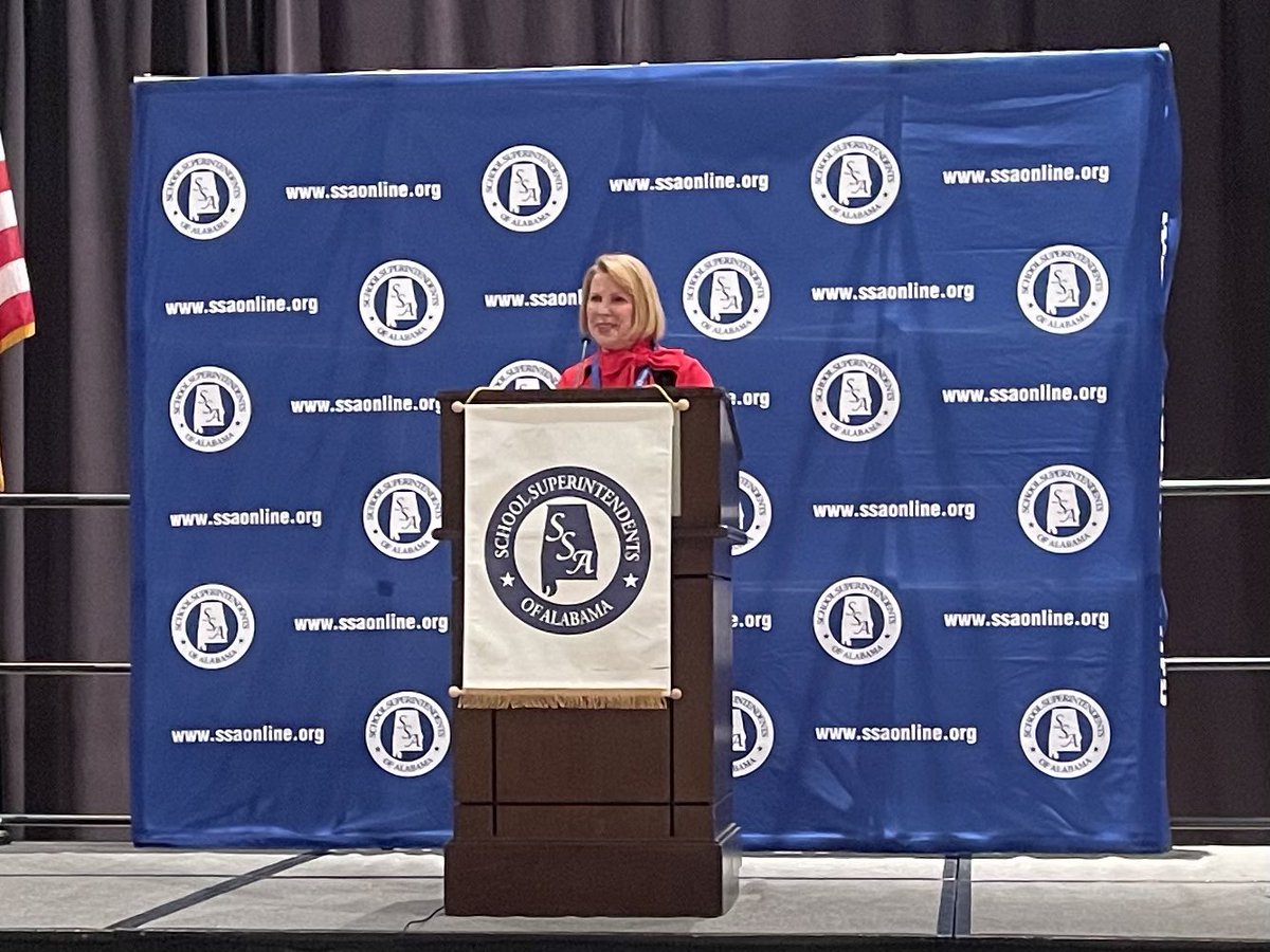 SSA_Supers's tweet photo. Congratulations to Dr. Suzanne Lacey, superintendent of .@TCBOE, as SSA 2022 Alabama Superintendent of the Year, sponsored by .@SchneiderElec #LeadingTheWay https://t.co/VRzJcdzwGz