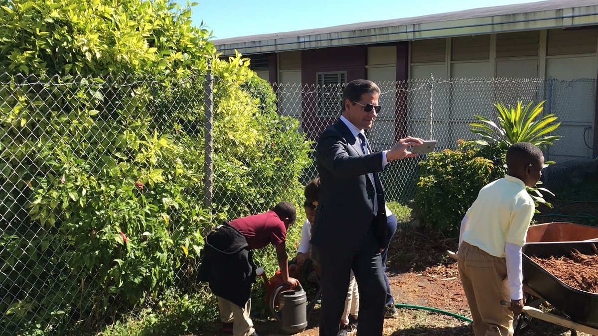 .@MiamiSup The Carrie P. Meek/Westview K8 Family wishes you well in your next endeavor. Thank you for always cultivating our growth!#FarewellMiamiSup <a href="/MDCPS/">Miami-Dade Schools</a> <a href="/MDCPSCentral/">Central Region</a> <a href="/MjLewis13/">Michael A. Lewis, Ed.D.</a>