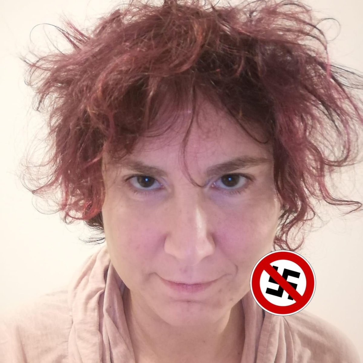 logarmetod's tweet photo. To 👇 je Neža iz “Inštituta za izgubljanje časa in zbiranje kokosovih lupin”, ki ne ve po katerem zakonu jo moti Uber 😂 https://t.co/92BqXGfjyO