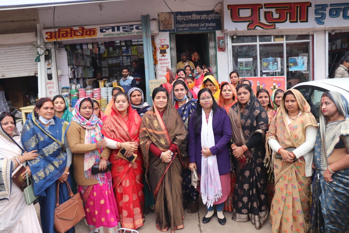 भाजपा कार्यालय सीधी में भाजपा  महिला मोर्चा की नव गठित जिला  कार्यकारिणी व मंडल अध्यक्षों की परिचयात्मक बैठक आयोजित हुई । इस अवसर पर जिलाध्यक्ष श्री इंद्रशरण सिंह जी उपस्थित रहे।