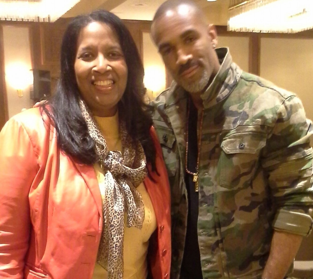AgentLME's tweet photo. An oldie but a goody😉 Belated Happy Birthday to @donnellturner1 !🥂🎂 Hope you had an amazing day!!Now that I have my Producer hat, we have to collaborate on a feature 😎 https://t.co/xVvlNyI6SA
