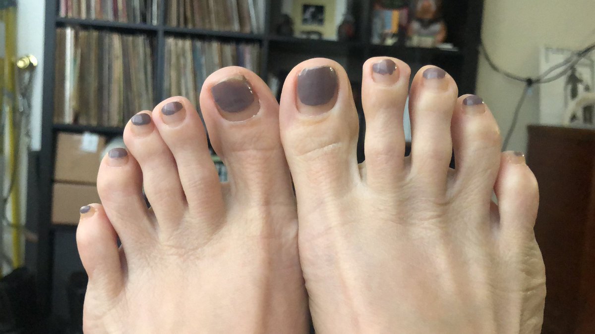 badllini's tweet photo. @Feetfinder Me!! I’ve been so busy I have neglected my piggy’s. Send help!! 
Cash app badllini. Just think of the before an after pictures you would get😛💅💅 https://t.co/FIFnkXZxAd