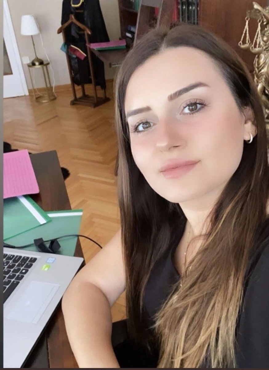 Kadınlara zarar vermeyi ne zaman bırakacaksınız?
Elleriniz kırılsn !!!

#DilaraYıldız